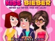 Joc cu Justin Bieber cu saruturi in avion