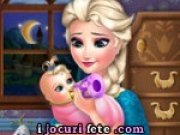 Printesa Elsa hraneste bebelusul