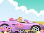 Barbie conduce masina
